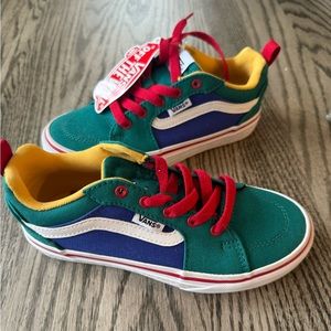Vans kids Old Skool sneakers. Youth size 1. Brand New